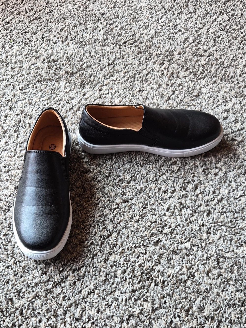 Slip-On Casual Sneakers in Black Size 6.5 (37)